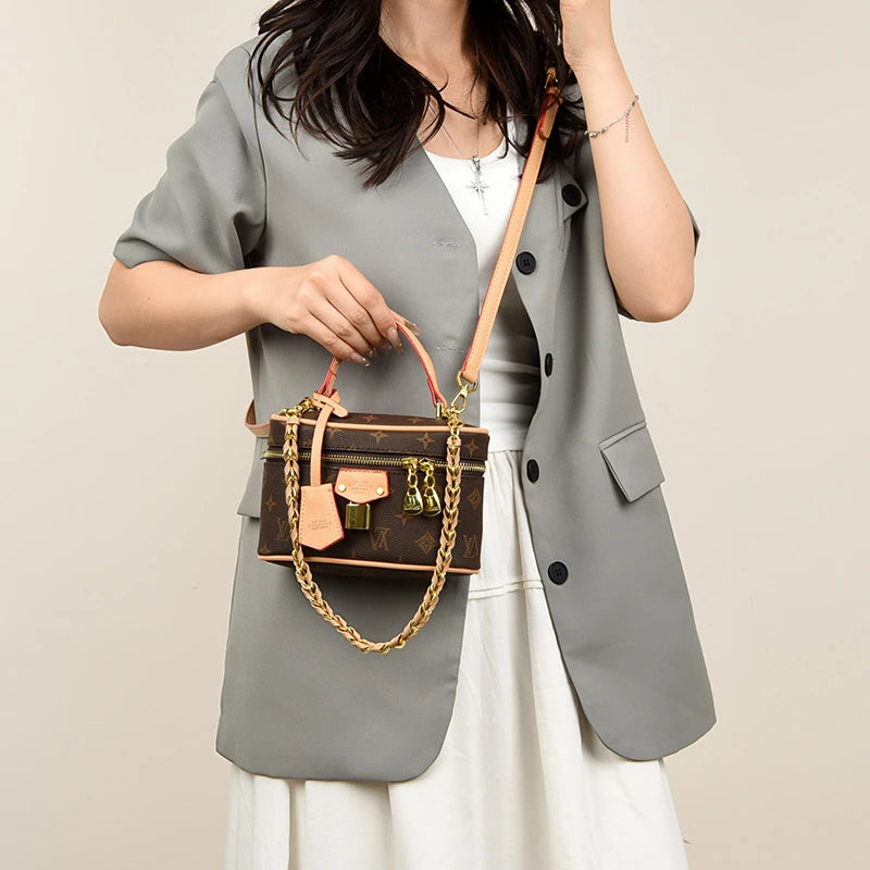Famous Fashion Women's Zipper Crossbody Bag Paris Designer Inspired Vintage Handbag Suitable For Daily Use