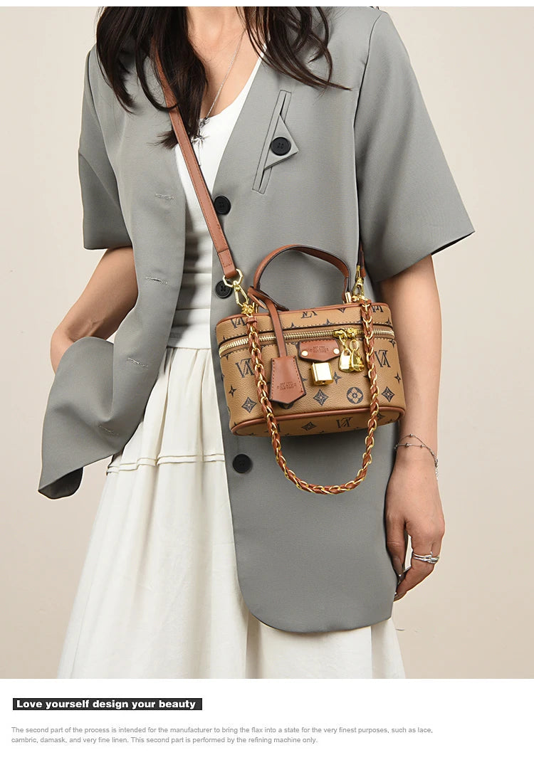Famous Fashion Women's Zipper Crossbody Bag Paris Designer Inspired Vintage Handbag Suitable For Daily Use