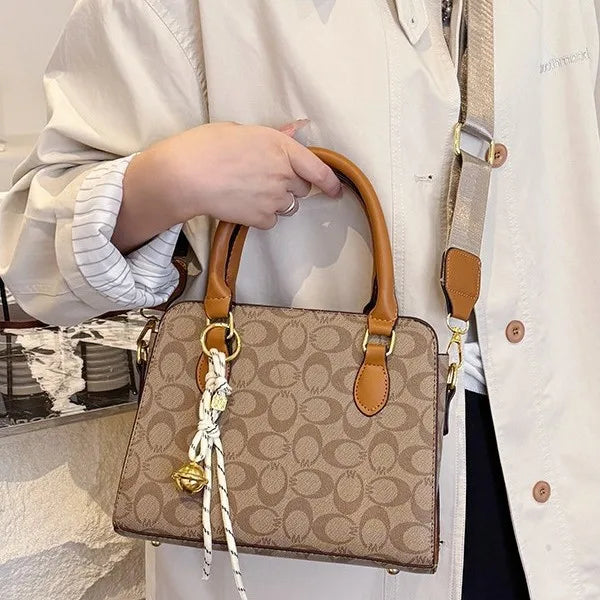 New Women's Large-Capacity Handbag - Classic Fashion Trendy, Retro Luxury Design, High-End Sense Bags for Women