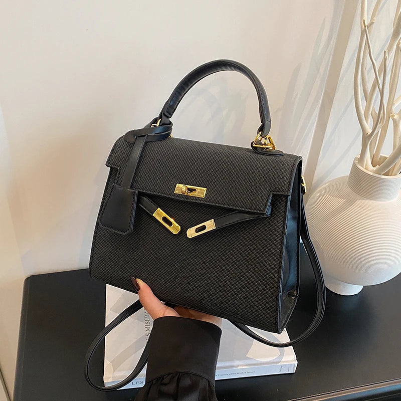 High-End Unique Shopper Bag for Leisure Women Large Capacity Eco-Friendly Solid Color Simple Vintage Fashion Style