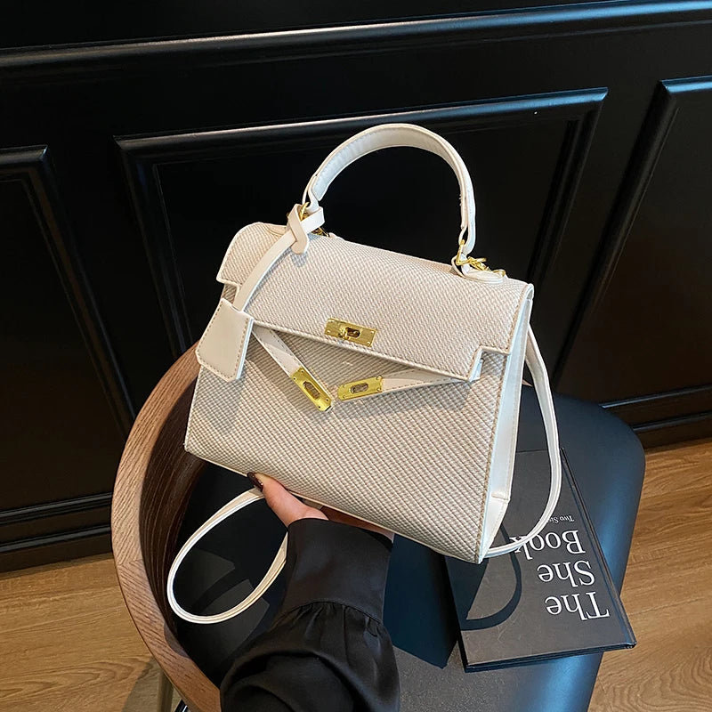 High-End Unique Shopper Bag for Leisure Women Large Capacity Eco-Friendly Solid Color Simple Vintage Fashion Style