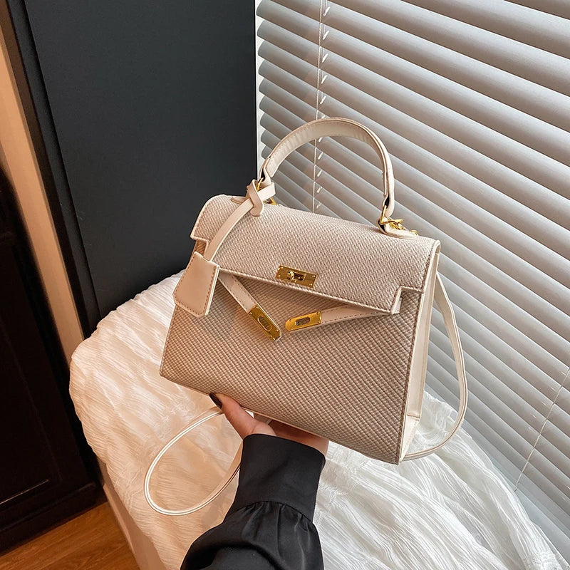 High-End Unique Shopper Bag for Leisure Women Large Capacity Eco-Friendly Solid Color Simple Vintage Fashion Style